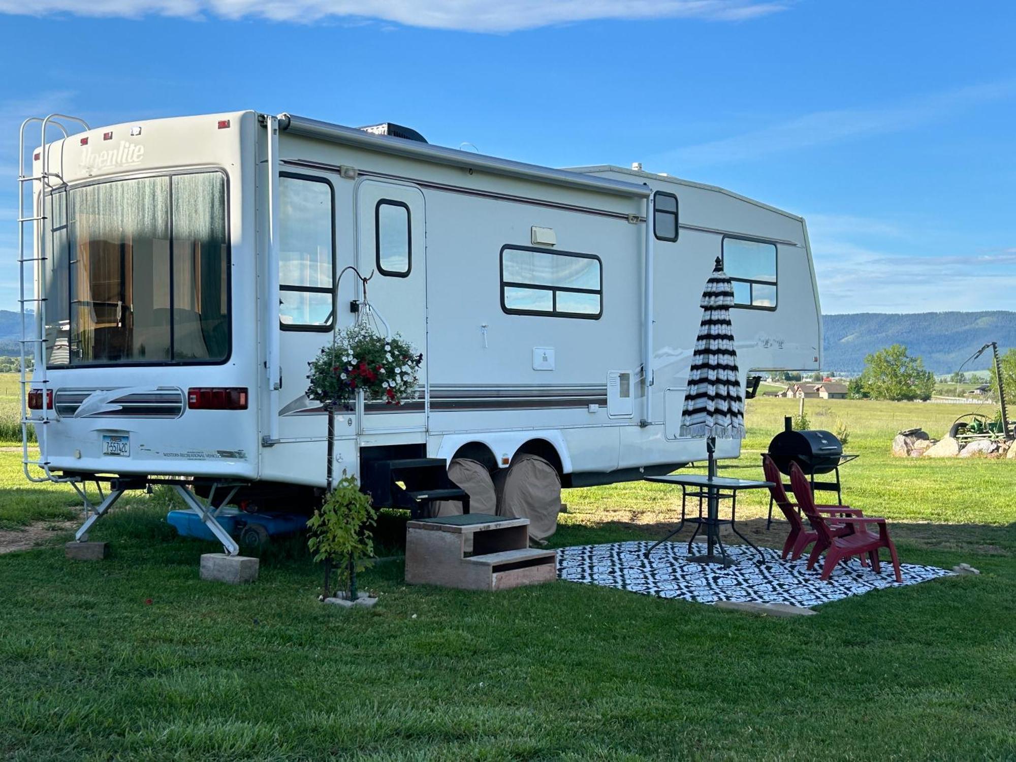 Ferienwohnung Mission Mountain Camper Saint Ignatius Exterior foto